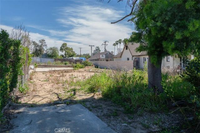 2034 El Molino, Altadena, CA 91001