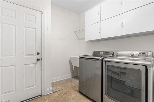 6812 W Whirlaway Court, Whitsett, NC 27377