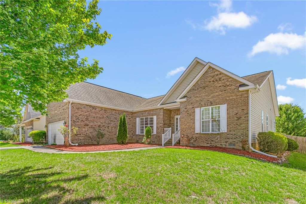 6812 W Whirlaway Court, Whitsett, NC 27377