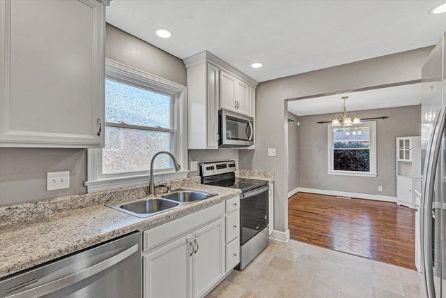 4608 Elva RD, Roanoke, VA 24017