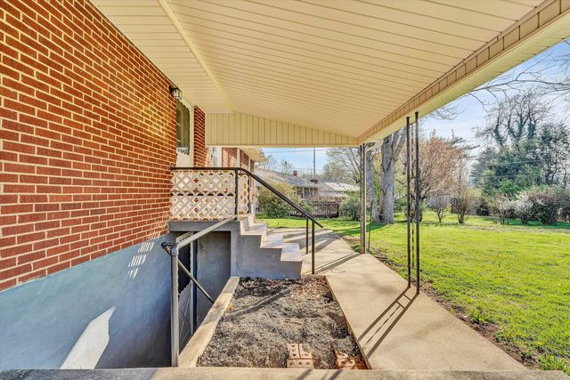 4608 Elva RD, Roanoke, VA 24017