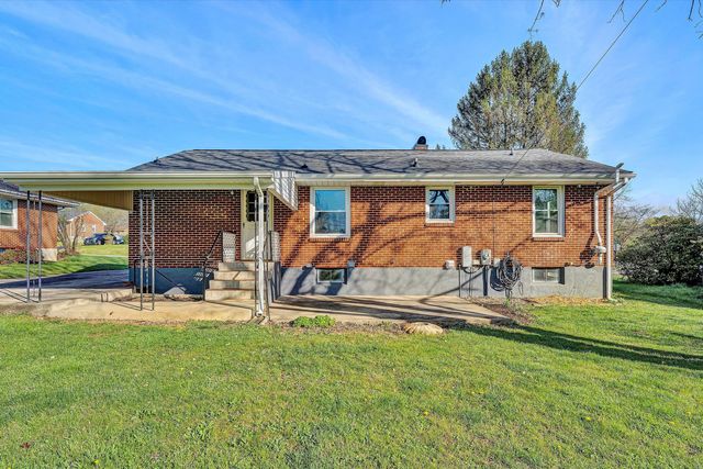 4608 Elva RD, Roanoke, VA 24017