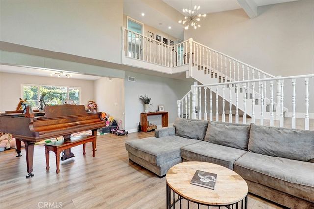 2353 Burnside Street, Simi Valley, CA 93065