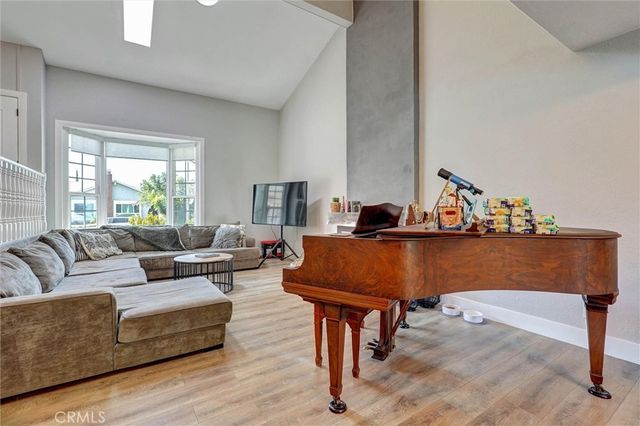 2353 Burnside Street, Simi Valley, CA 93065