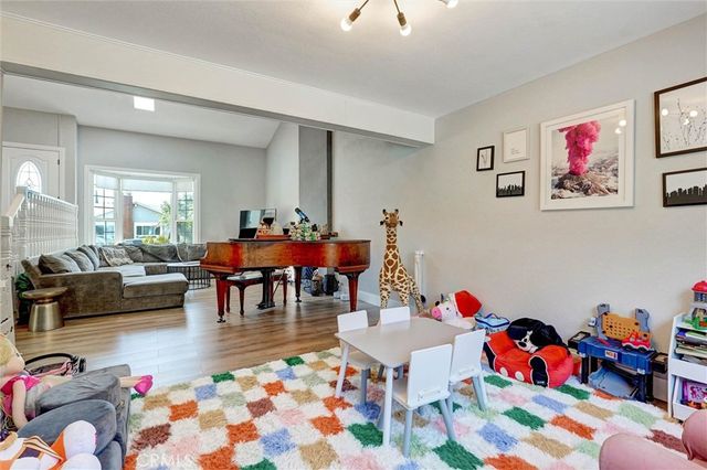 2353 Burnside Street, Simi Valley, CA 93065