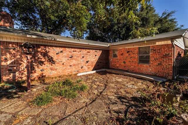 4557 Dee Lane, Haltom City, TX 76117