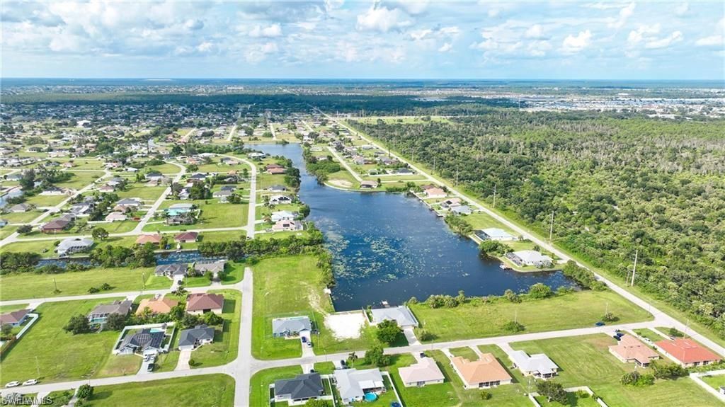 2305 NE 17th ST, CAPE CORAL, FL 33909 — photo 3