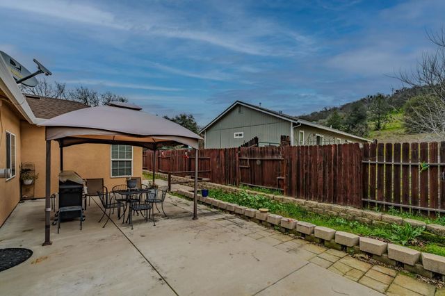 3109 Dunn Rd, Valley Springs, CA 95252