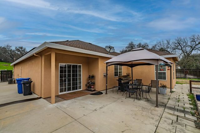 3109 Dunn Rd, Valley Springs, CA 95252