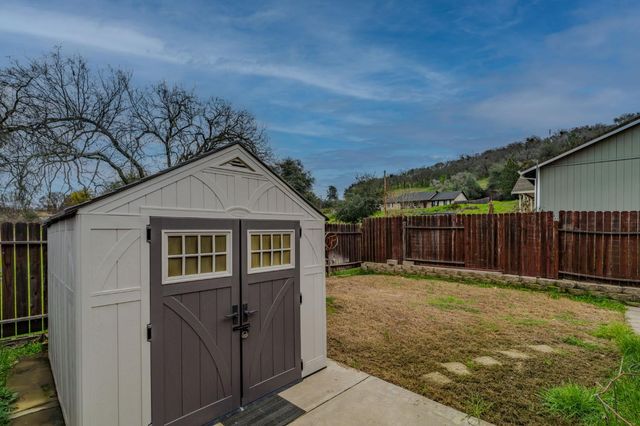 3109 Dunn Rd, Valley Springs, CA 95252