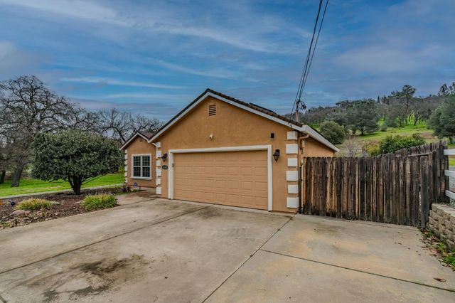 3109 Dunn Rd, Valley Springs, CA 95252