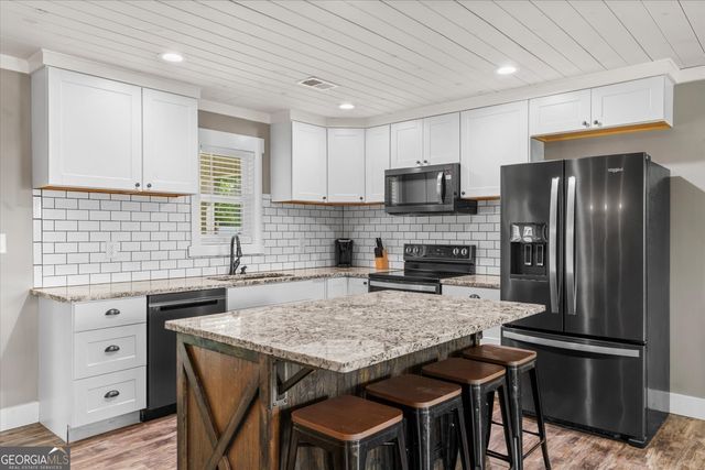 1005 Weber Rd, Crandall, GA 30711
