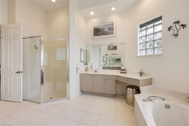 3201 Brookeview CT, Naples, FL 34120
