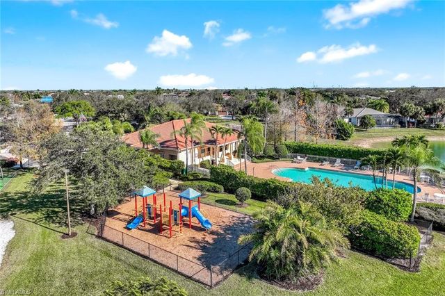 3201 Brookeview CT, Naples, FL 34120