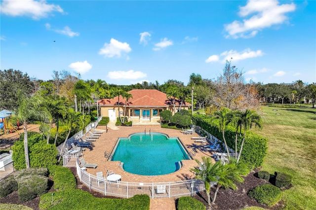 3201 Brookeview CT, Naples, FL 34120