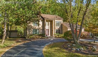 6135 Pickwood Drive, West Bloomfield Charter Township, MI 48322