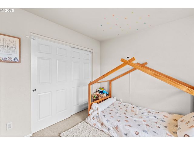 277 ARMANDE Loop, Roseburg, OR 97470