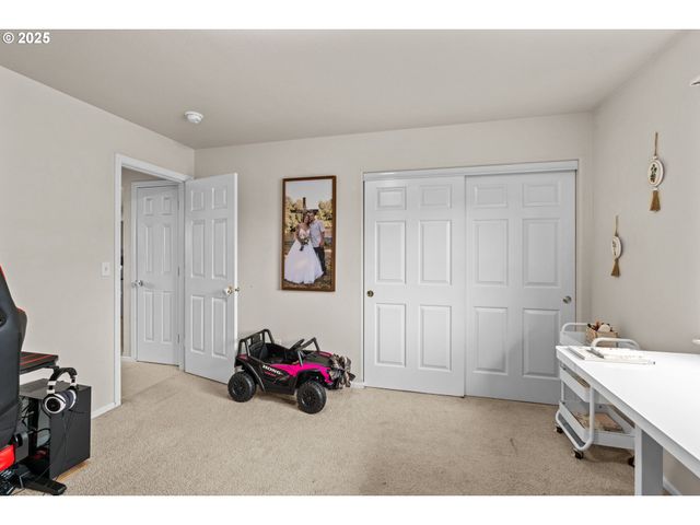 277 ARMANDE Loop, Roseburg, OR 97470