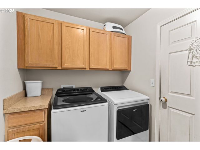 277 ARMANDE Loop, Roseburg, OR 97470