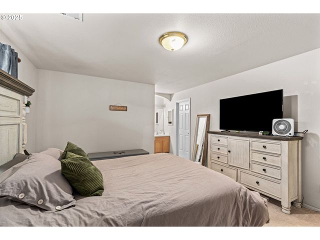 277 ARMANDE Loop, Roseburg, OR 97470