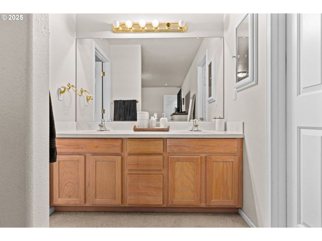 277 ARMANDE Loop, Roseburg, OR 97470