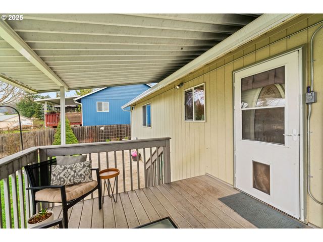 277 ARMANDE Loop, Roseburg, OR 97470