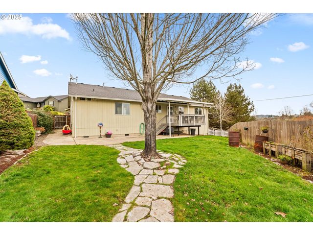 277 ARMANDE Loop, Roseburg, OR 97470