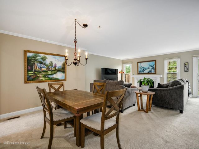 1150 Oakview Drive, Wheaton, IL 60187