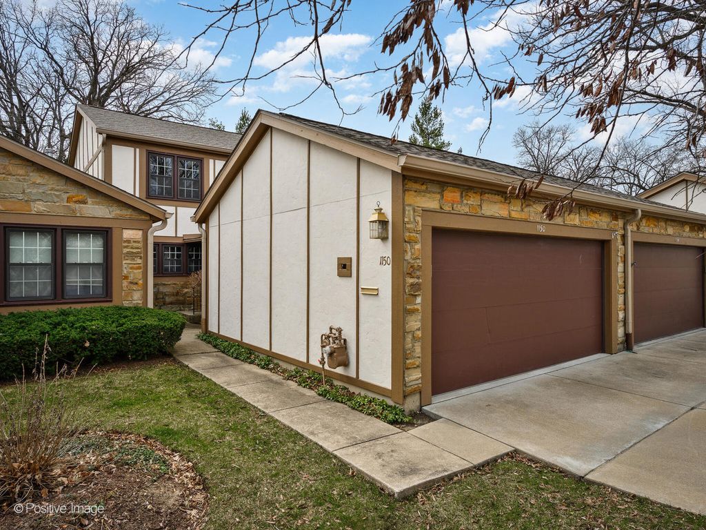 1150 Oakview Drive, Wheaton, IL 60187