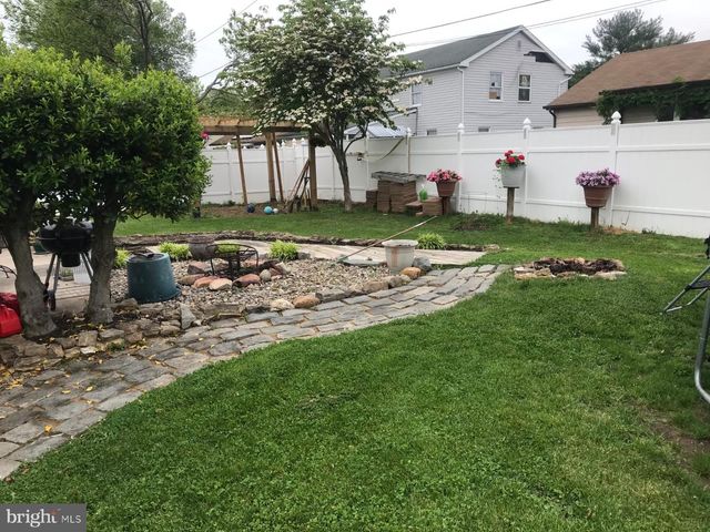 15 GAYLORD CIR, Willingboro, NJ 08046