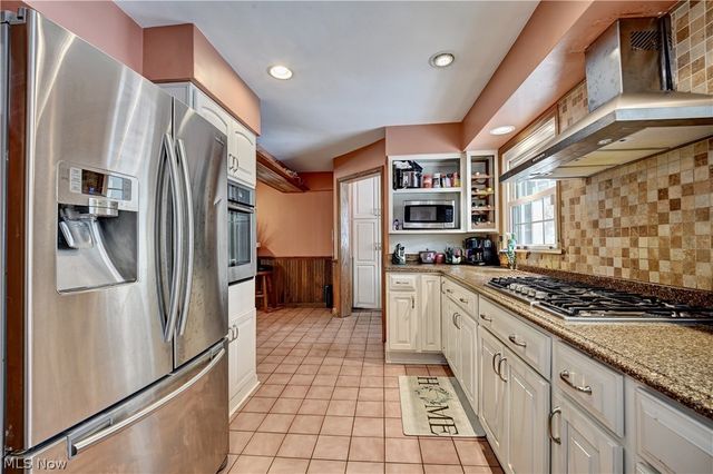 186 S Main Street, Hudson, OH 44236