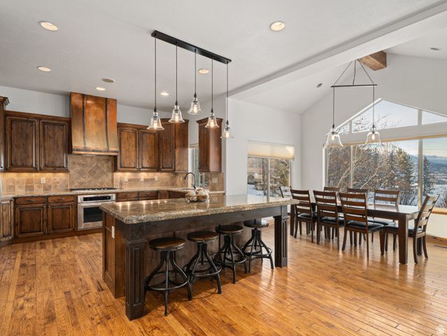 946 S MEADOW LARK LN, Huntsville, UT 84317