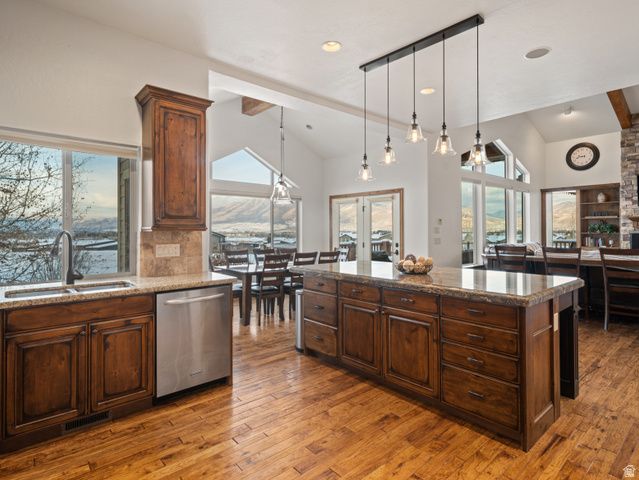 946 S MEADOW LARK LN, Huntsville, UT 84317