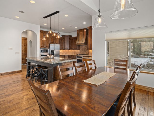 946 S MEADOW LARK LN, Huntsville, UT 84317