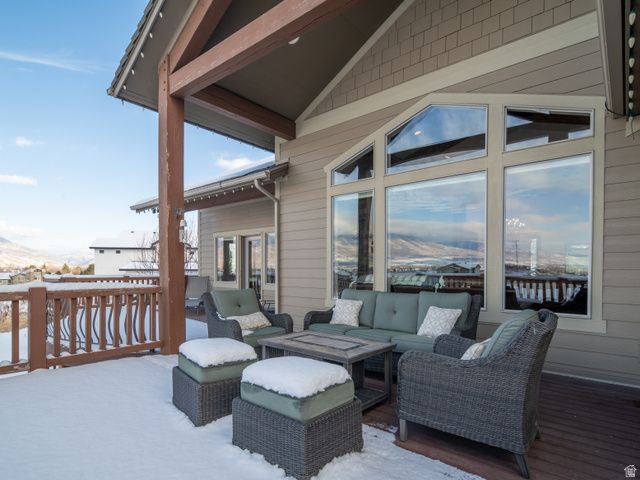 946 S MEADOW LARK LN, Huntsville, UT 84317