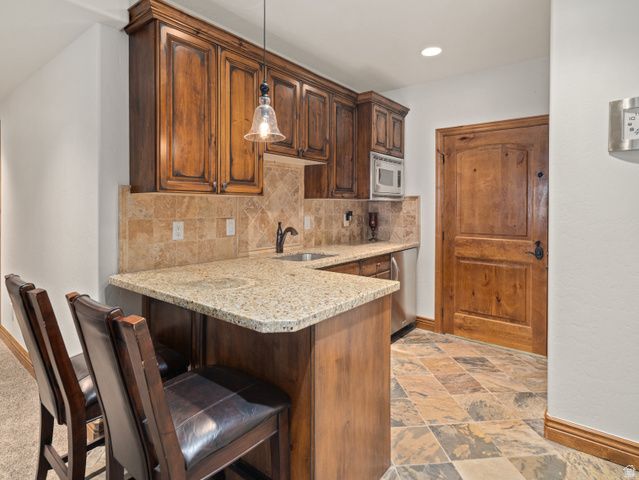 946 S MEADOW LARK LN, Huntsville, UT 84317