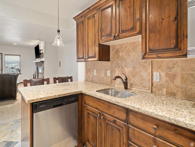 946 S MEADOW LARK LN, Huntsville, UT 84317