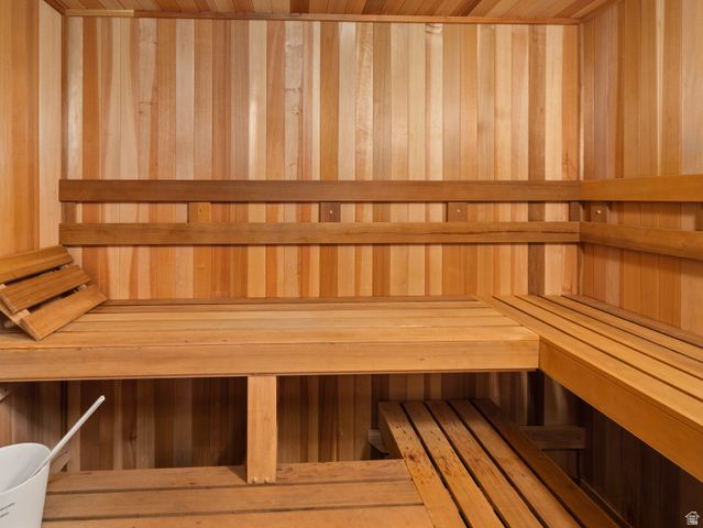 946 S MEADOW LARK LN, Huntsville, UT 84317