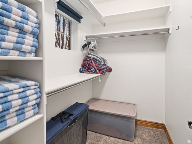 946 S MEADOW LARK LN, Huntsville, UT 84317