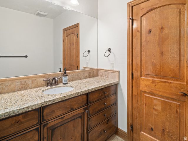 946 S MEADOW LARK LN, Huntsville, UT 84317