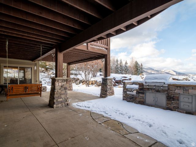 946 S MEADOW LARK LN, Huntsville, UT 84317