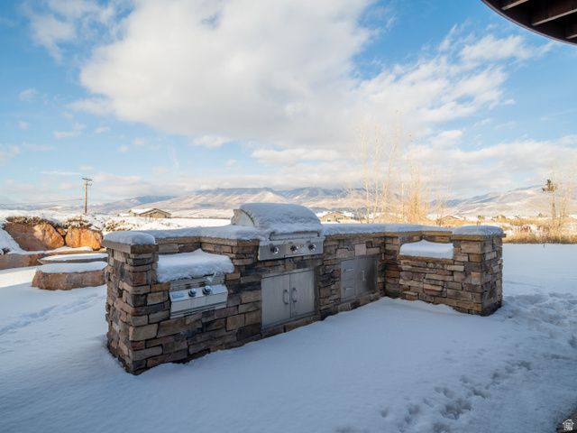 946 S MEADOW LARK LN, Huntsville, UT 84317
