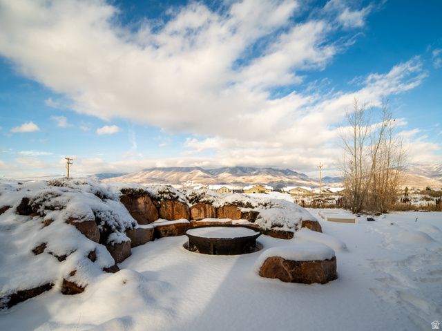 946 S MEADOW LARK LN, Huntsville, UT 84317