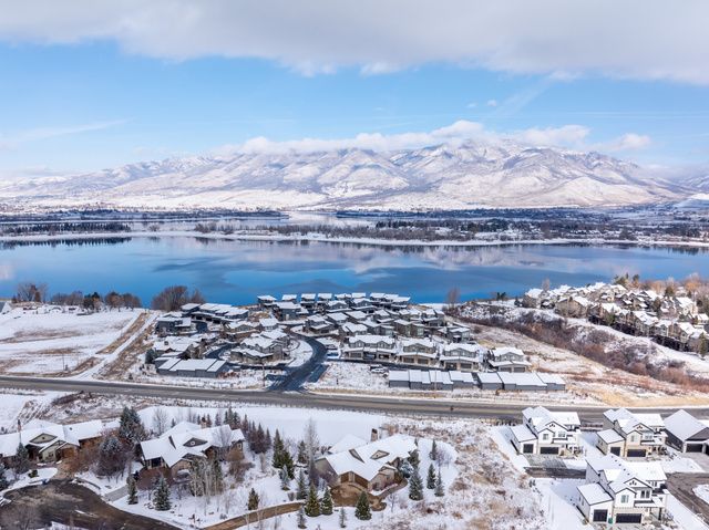 946 S MEADOW LARK LN, Huntsville, UT 84317