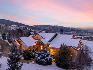 946 S MEADOW LARK LN, Huntsville, UT 84317