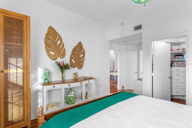 200 4TH AVENUE S 401, St Petersburg, FL 33701