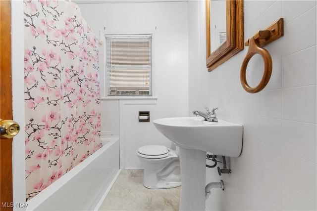 2122 Millerton Street SE, Canton, OH 44707