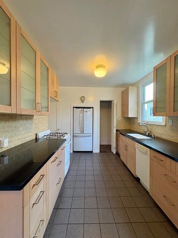 2818 Morgan Ave, Oakland, CA 94602