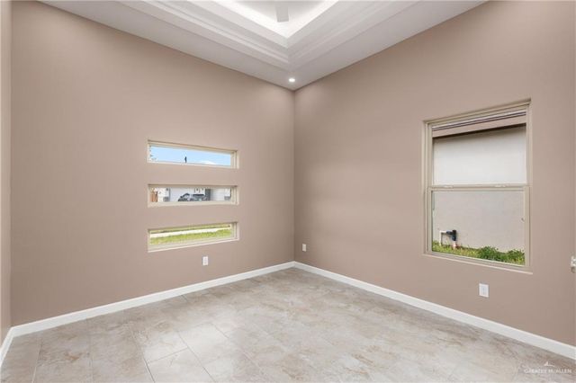 5928 N Playa Del Sol Street, Edinburg, TX 78542