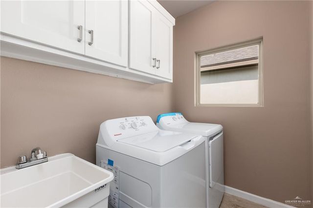 5928 N Playa Del Sol Street, Edinburg, TX 78542